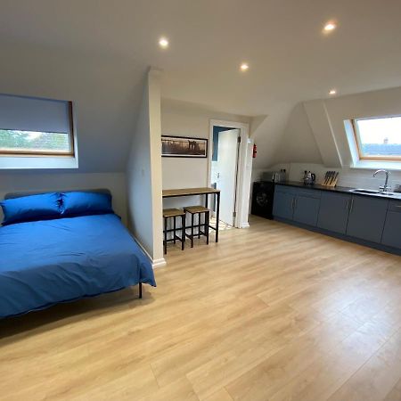 Lovely Spacious Loft Close To Train Station Worthing Ngoại thất bức ảnh