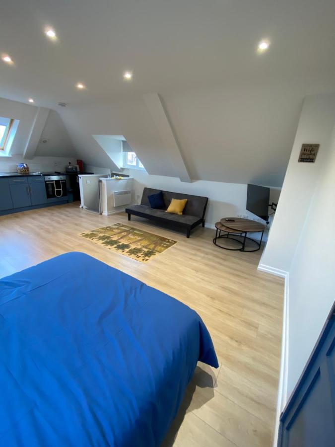 Lovely Spacious Loft Close To Train Station Worthing Ngoại thất bức ảnh