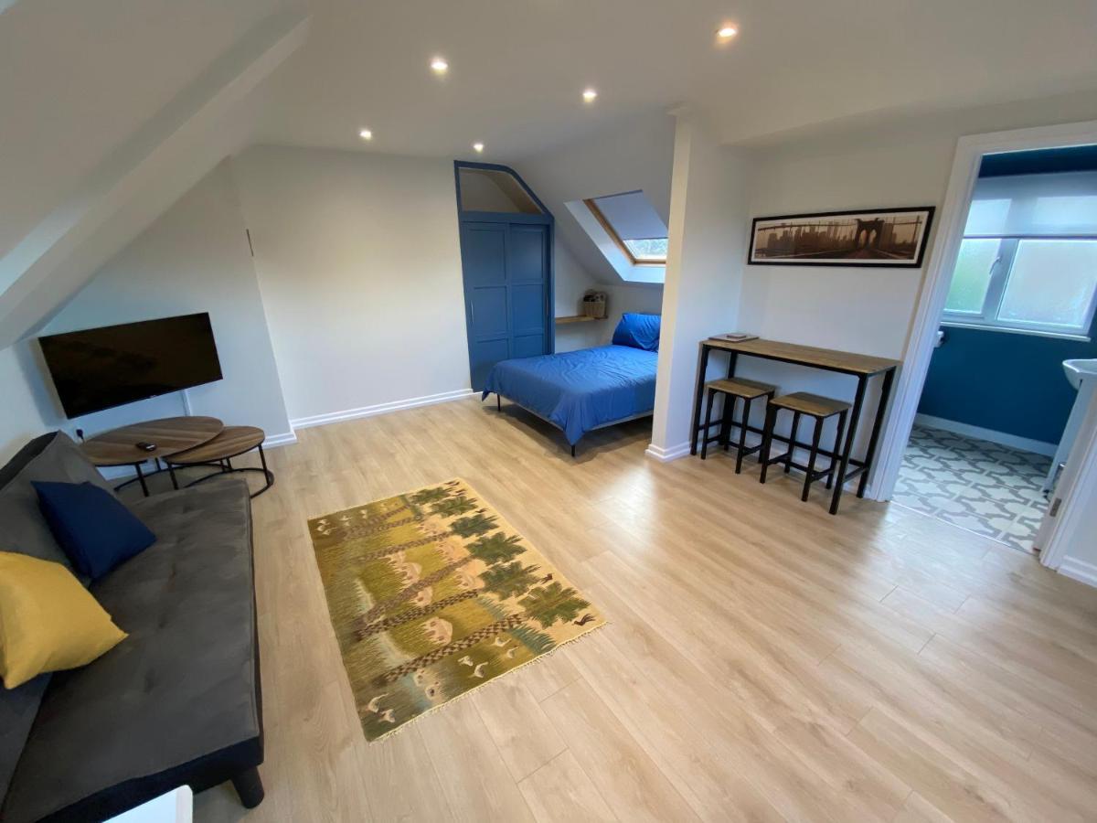Lovely Spacious Loft Close To Train Station Worthing Ngoại thất bức ảnh