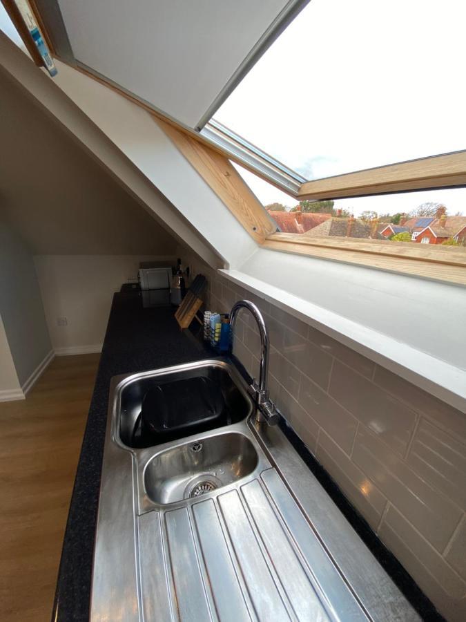 Lovely Spacious Loft Close To Train Station Worthing Ngoại thất bức ảnh