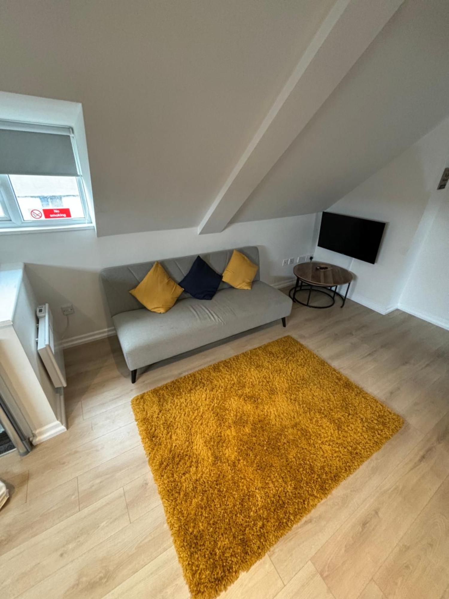 Lovely Spacious Loft Close To Train Station Worthing Ngoại thất bức ảnh